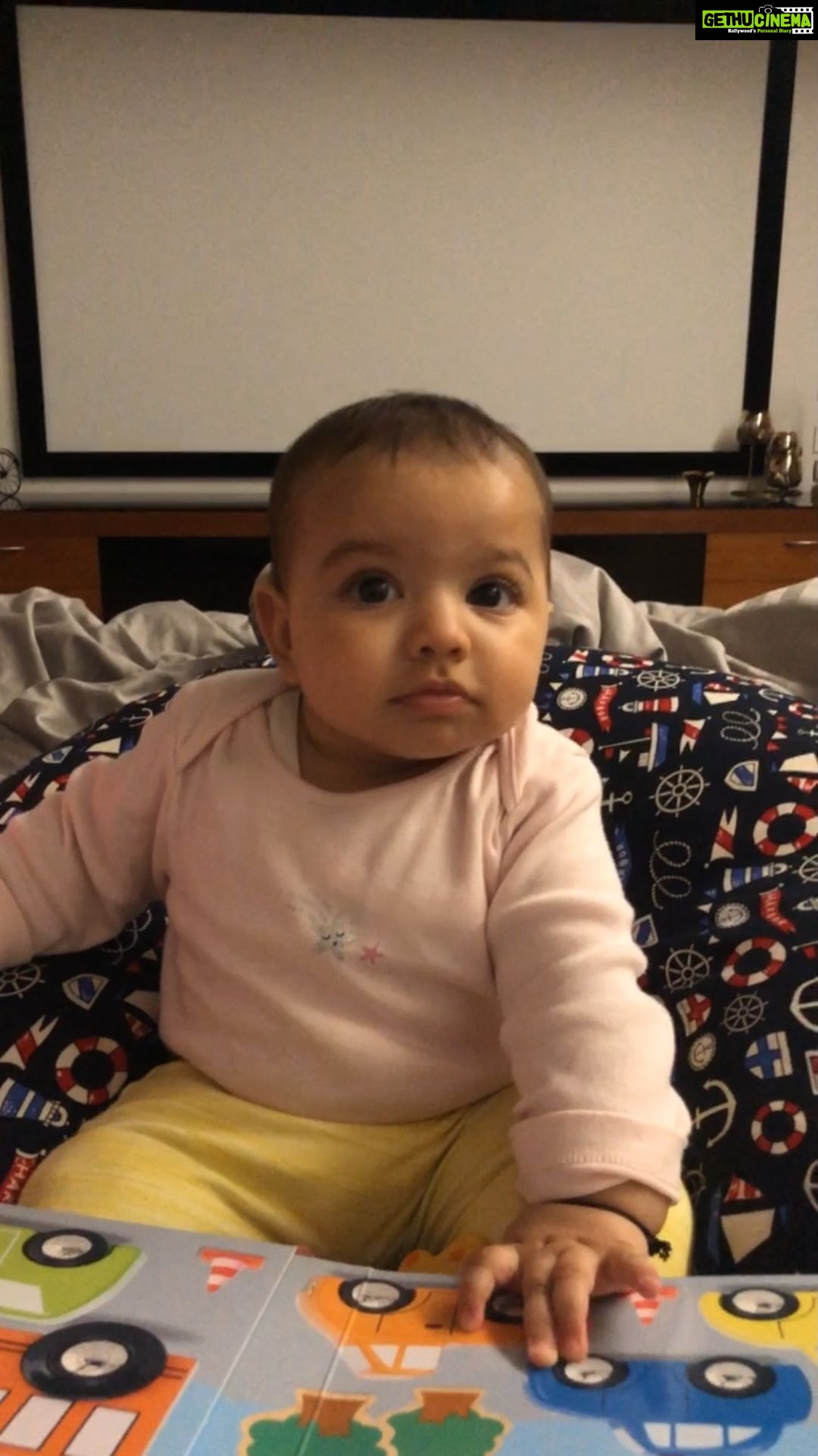 Shikha Singh Instagram - Books are an integral part of baby’s developmental growth! Reels come in naturally to us 🤪