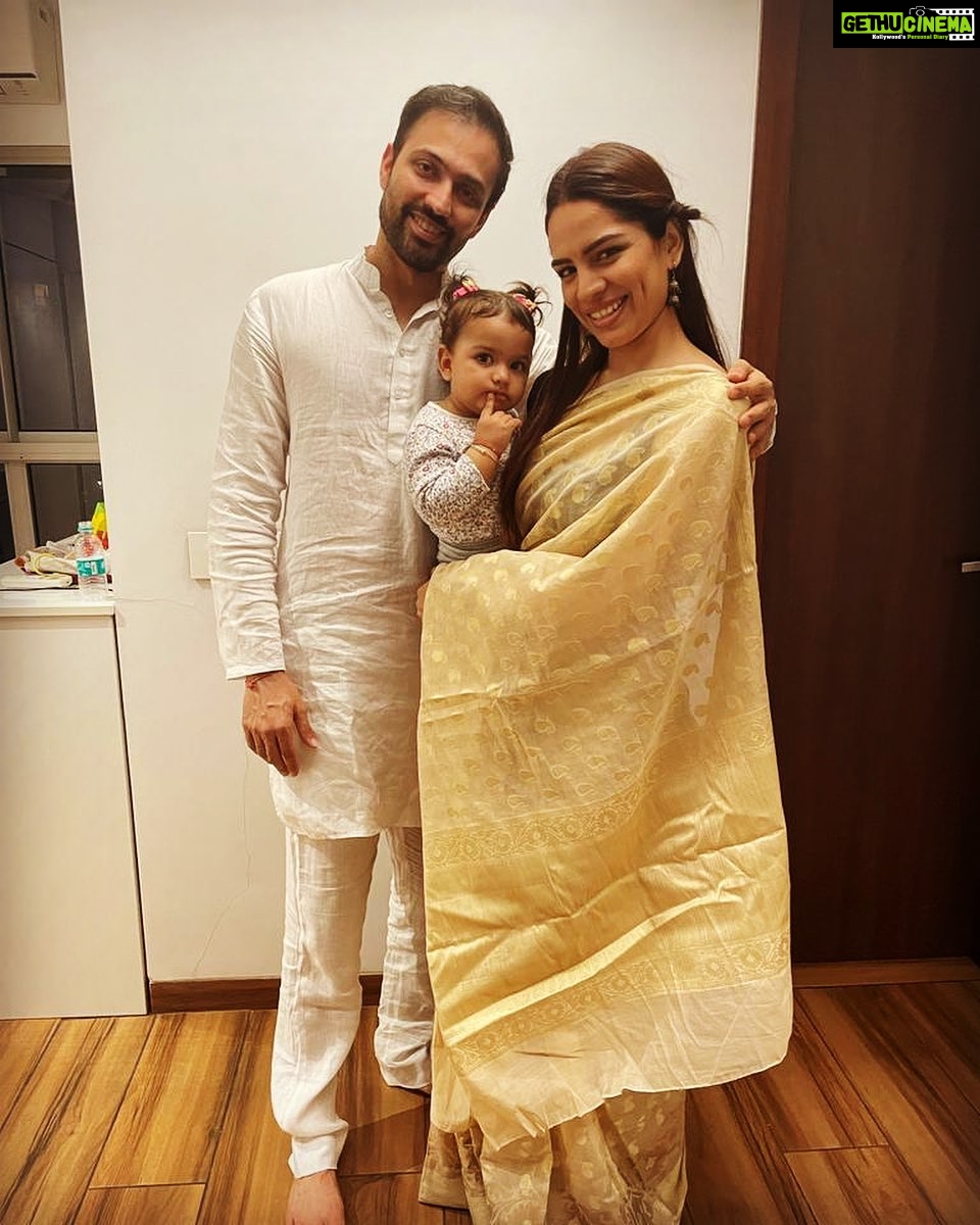 Shikha Singh Instagram - Diwali Vibes 🪔 ✨ The best season is here! . . #monday #happymonday #diwalivibes #diwali2021 #november #shikhasinghshah #fourwheelerscooter #4wheelerscooter #alaynasinghshah #youtube #youtuber Lokhandwala, Andheri, Mumbai