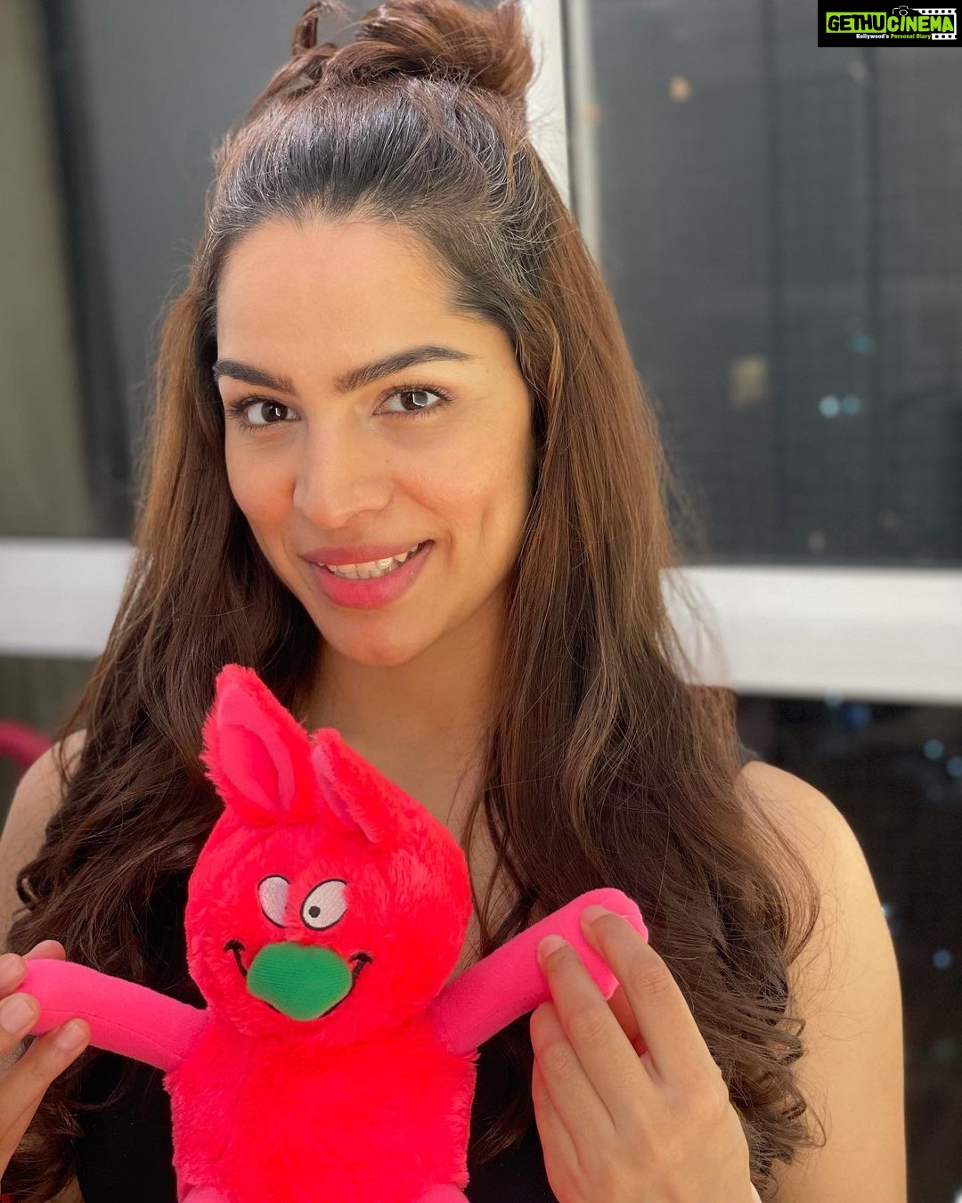 Shikha Singh Instagram - Smile puhlease 👀
