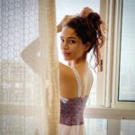 Shikha Singh Instagram - The curves & the curls ❤️ #momslife #lovingit #grateful #thankyougod #blessed #godiskind