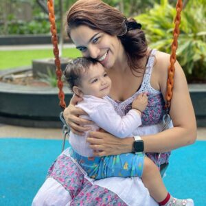 Shikha Singh Instagram - Sometimes you will never know the value of a moment until it becomes a memory. So savour it, capture it & let the giggles flow in ❤️

#blessedwiththebest #grateful #thankyougod #alaynasinghshah #motherhood #lovingit