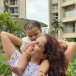 Shikha Singh Instagram - It’s amazing how a child can bring smile on your face however tired you are! #bestkiss #blessed #thankyougod #alaynasinghshah #mybabygirl #stayhappy #stayblessed