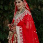 Shivaleeka Oberoi Instagram – ❤️❤️❤️

Hair & Makeup @dollyouup_bys 
Jewellery @khannajewellerskj 
Styled by @styledbyrashikapur 
Shot by @epicstories.in