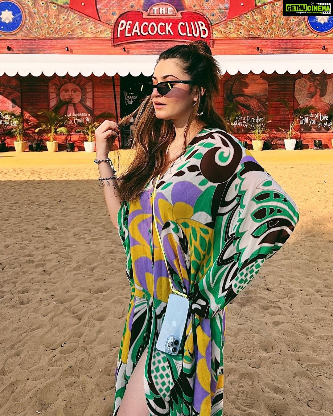 Shivaleeka Oberoi Instagram - Serving you just 𝘥𝘦𝘴𝘦𝘳𝘵𝘴 💁🏻♀️🌵🏜️