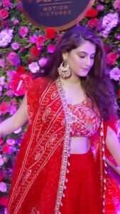 Shivaleeka Oberoi Instagram - Still obsessed with Waalian♥️🎶
#Diwali #Feels ✨