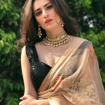 Shivaleeka Oberoi Instagram - Classics. ✨ Fav saree look 1, 2 or 3?