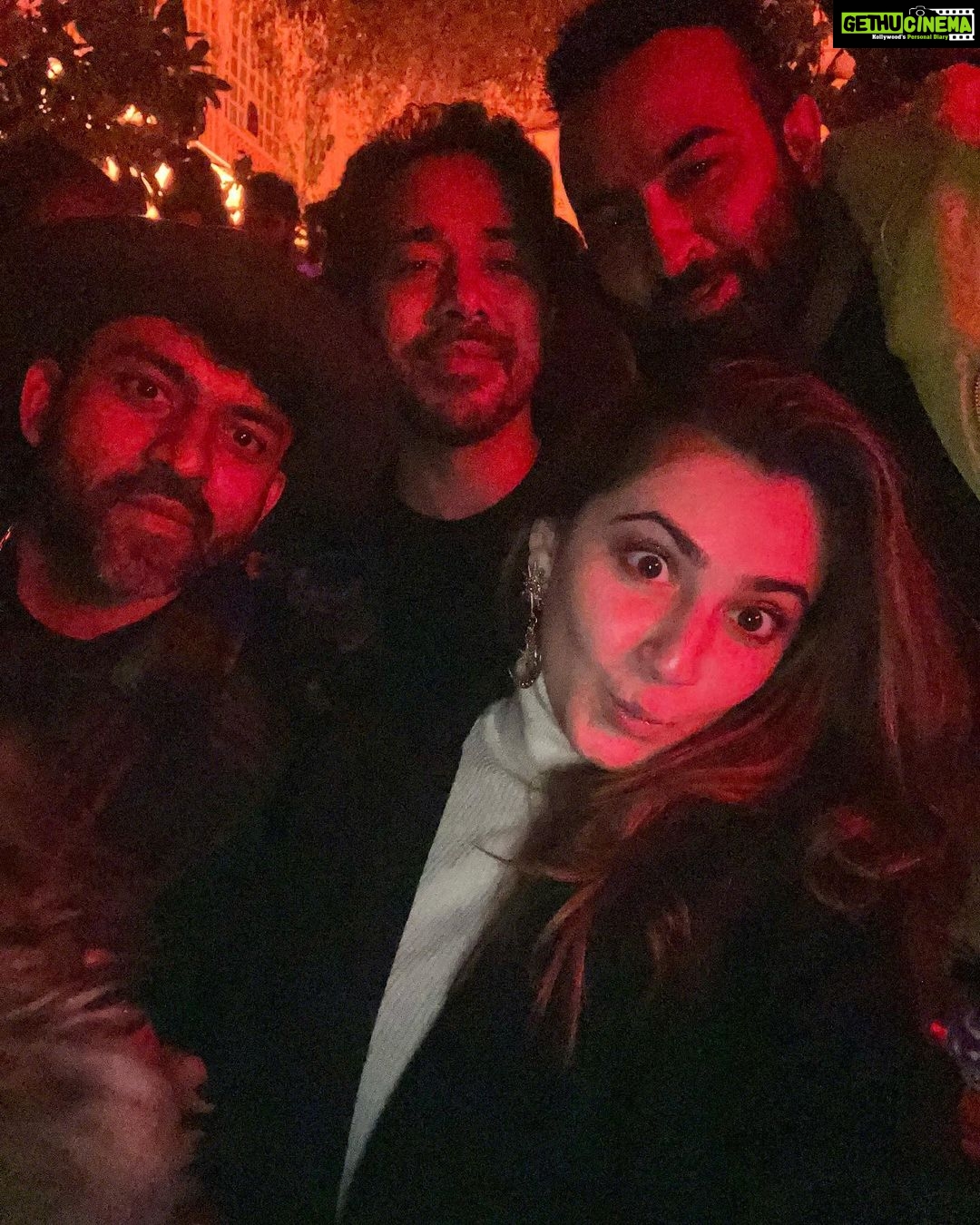 Shivaleeka Oberoi Instagram - Decembering! πͺπΌπ»πππ» #PhotoDump #Memories #Friendslikefamily β¨