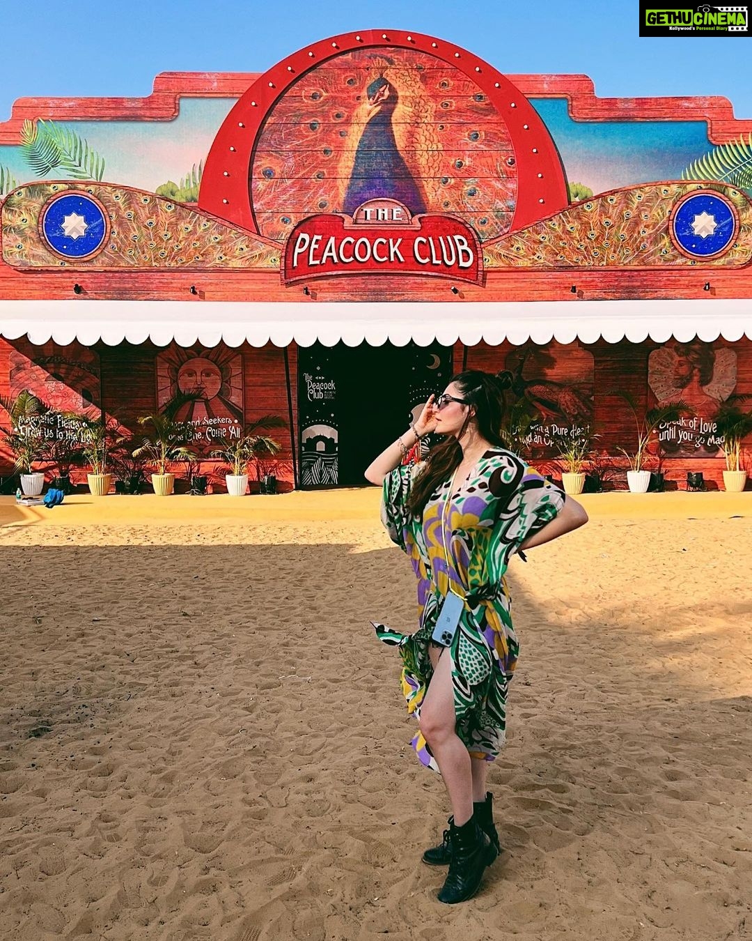 Shivaleeka Oberoi Instagram - Serving you just 𝘥𝘦𝘴𝘦𝘳𝘵𝘴 💁🏻♀️🌵🏜️