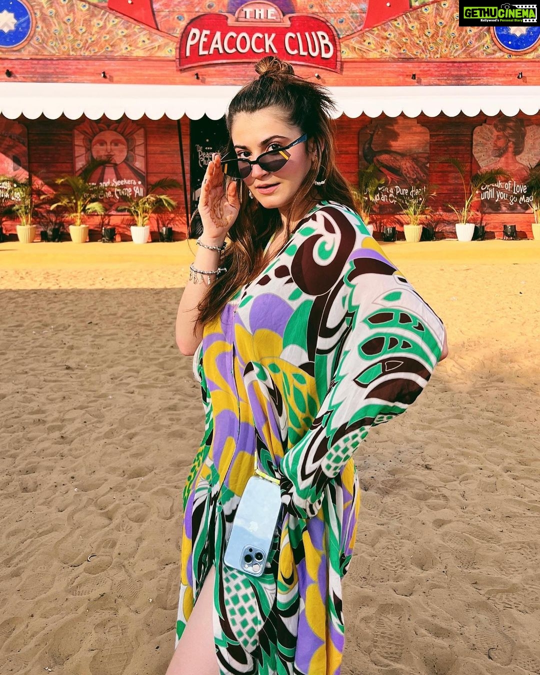 Shivaleeka Oberoi Instagram - Serving you just 𝘥𝘦𝘴𝘦𝘳𝘵𝘴 💁🏻♀️🌵🏜️