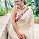 Shivaleeka Oberoi Instagram – 🌸🥀🌻🌺

@juhi.ali @shraddharambhia_official
@rubans.in