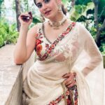 Shivaleeka Oberoi Instagram – 🌸🥀🌻🌺

@juhi.ali @shraddharambhia_official
@rubans.in