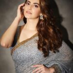 Shivaleeka Oberoi Instagram – Dadasaheb Phalke Award for the Most Popular Breakthrough Actress of the year 2022 🦋💫
Styled by @juhi.ali
Saree @bhumikagrover
Jewels @rubans.in
HMU @hairandmakeupbypinks
Photos by @anamika_