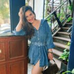 Shivaleeka Oberoi Instagram – Blue eyes hypnotize..
Complete the caption 😜

#Sundaze #Denim 💙