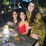 Shivaleeka Oberoi Instagram - Random Tuesday night with the girls! 💕 @nushrrattbharuccha @saudaminisharma