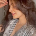 Shivaleeka Oberoi Instagram - Had to!!! 🥹 Rabba Ne Tujhko Banane Mein Kardi Hai Husn Ki Khaali Tijoriyan 💗