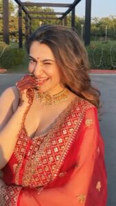 Shivaleeka Oberoi Instagram - Western or Indian loooks? 🤭