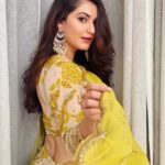 Shivaleeka Oberoi Instagram - Lucknow 🌼🍃 Styled by @d_devraj HMU @nehaseehra Assisted by @idarshishetty @stylebyishita Outfit @paulmiandharsh Earings and Ring @curiocottagejewelry