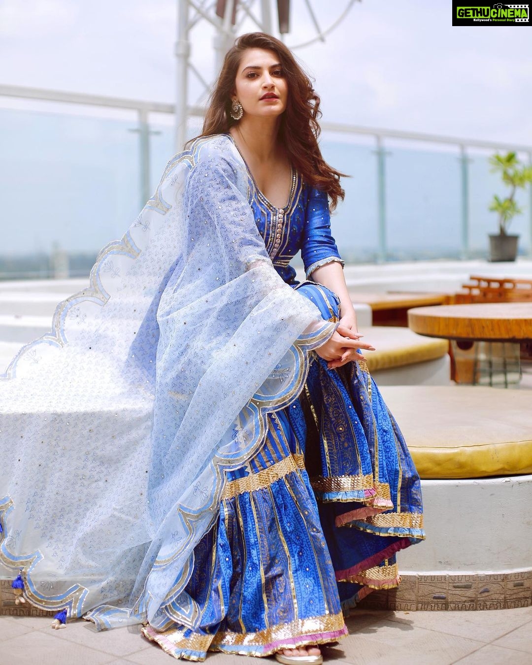 Shivaleeka Oberoi Instagram - Hello Indore!! 💙🦋 Hair and makeup: @nehaseehra Assisted by @aayushisonimakeup Styled by @d_devraj Assisted by @idarshishetty @stylebyishita Outfit - @maayera_jaipur @amigos.rizwan Heels- @Paioshoes Earings- @sangeetaboochra #KhudaHaafizChapter2AgniPariksha