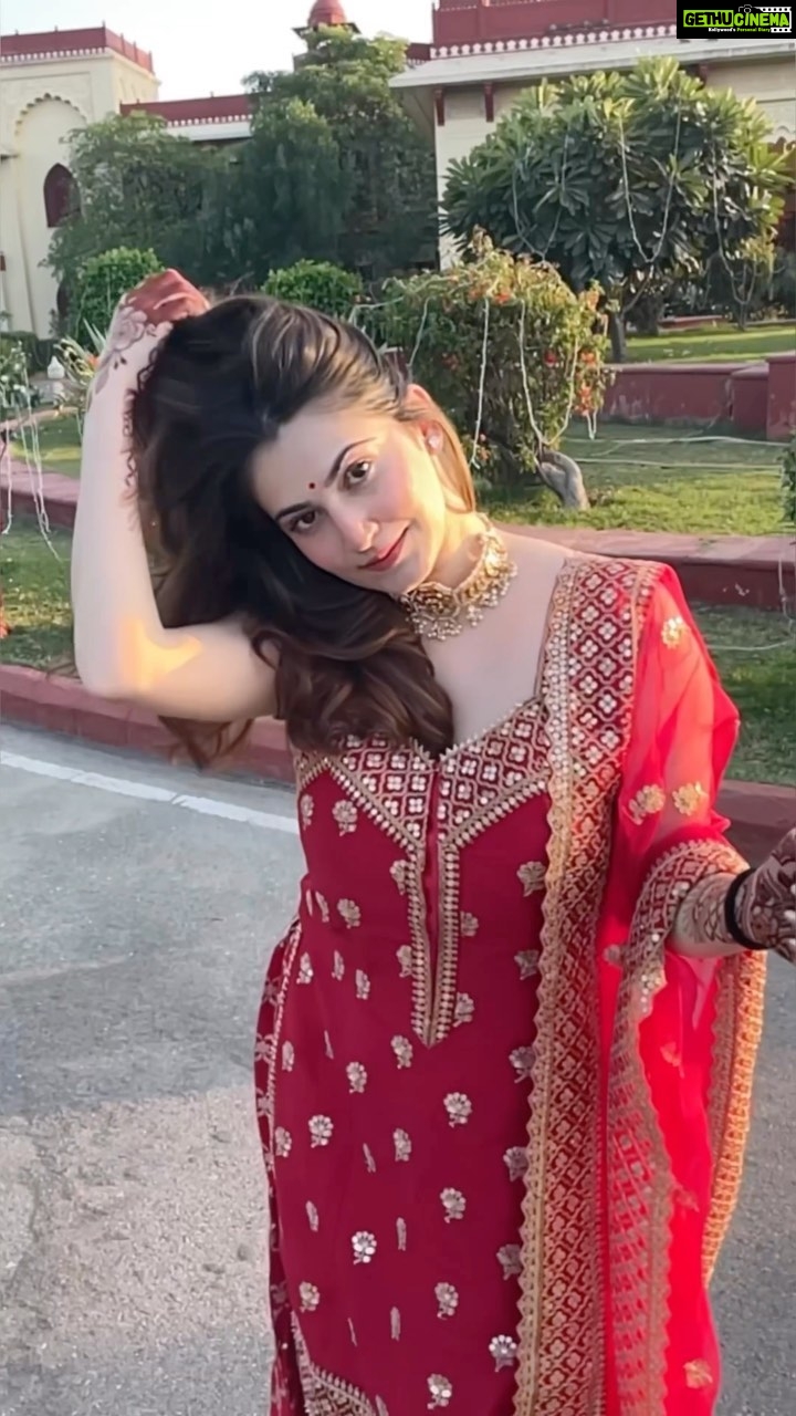 Shivaleeka Oberoi Instagram - Traditional >>> 🤭❤️