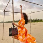 Shivaleeka Oberoi Instagram - Flow with it 🌊