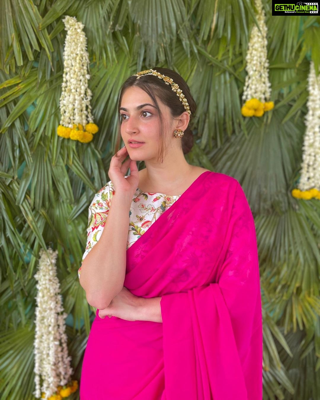 Shivaleeka Oberoi Instagram - In between bridesmaid duties! 💕 Agra, Uttar Pradesh