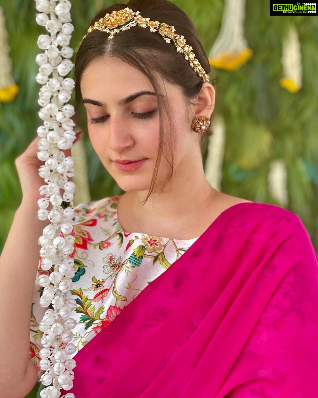Shivaleeka Oberoi Instagram - In between bridesmaid duties! 💕 Agra, Uttar Pradesh