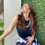 Shivaleeka Oberoi Instagram – Black & white person living in a colourful world. 🐯🌪🦚

Stylist : @khyatibusa 
Style team : @vinisha_de_souza 
Hair & Makeup: @nehaseehra
Asstd: @makeupbyishakothari
Outfit : @ranbirmukherjeeofficial
Ring : @curiocottage 
Earrings and set: 
@aulerthofficial x @suneetvarmaofficial 

#KhudaHaafizChapter2 #Nargis #Promotions #Ootd