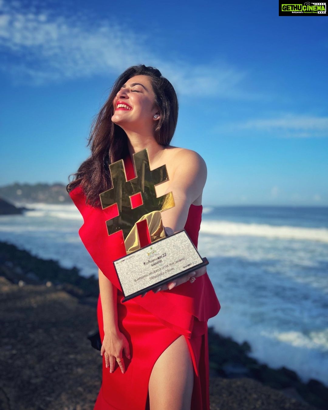 Shivaleeka Oberoi Instagram - Being awarded as “THE GLAMOROUS INFLUENCER OF THE YEAR” by @exhibitmagazine takes me back to the days when I started posting content randomly years ago to chasing my dreams of acting in films to balancing both out now! It’s been one hell of a journey!! 🥹 There have been good days and not so glamorous ones - keeping it real! What’s been constant through all this is the never ending love and support of my family and followers!! This one is for you all! ❤️ Kerala - God's Own Country