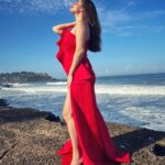 Shivaleeka Oberoi Instagram – Being awarded as “THE GLAMOROUS INFLUENCER OF THE YEAR” by @exhibitmagazine takes me back to the days when I started posting content randomly years ago to chasing my dreams of acting in films to balancing both out now! 
It’s been one hell of a journey!! 🥹
There have been good days and not so glamorous ones – keeping it real! 
What’s been constant through all this is the never ending love and support of my family and followers!! 
This one is for you all! ❤️ Kerala – God’s Own Country