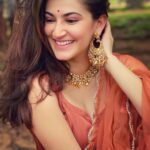 Shivaleeka Oberoi Instagram – Poetry in a world that was still learning the alphabet 🌸🌷