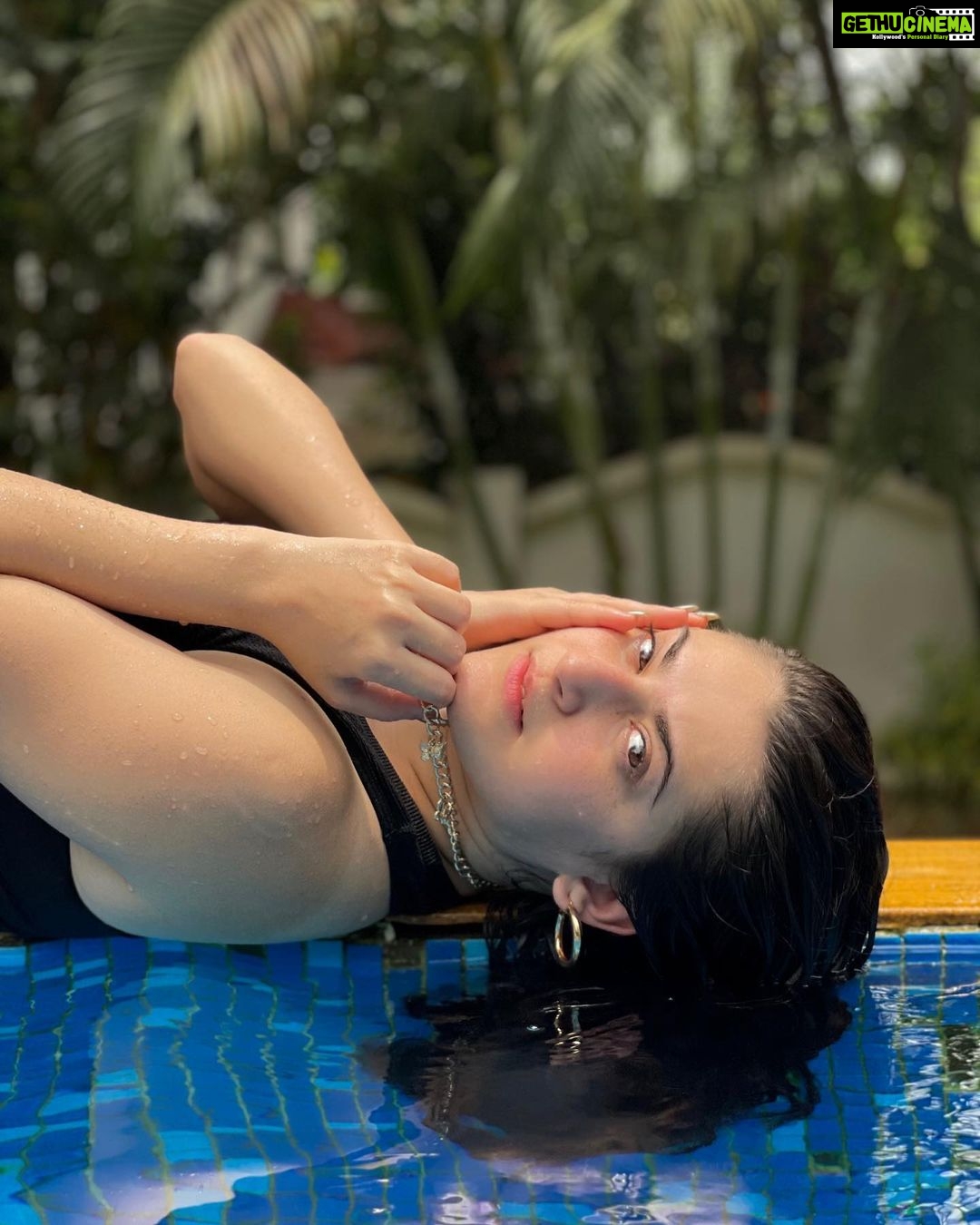 Shivaleeka Oberoi Instagram - Eyes are quicksand ðŸ«