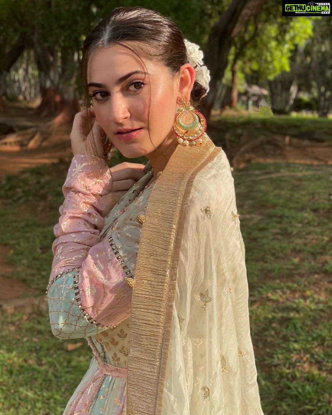 Shivaleeka Oberoi Instagram - Good morning to the 1.9M people I loveeee! 💗😛
