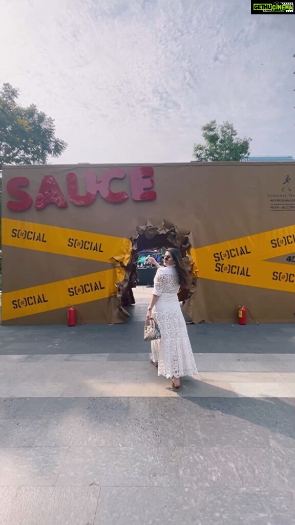 Shivaleeka Oberoi Instagram - What an amazing evening at Sauce by SOCIALS and Johnnie Walker Refreshing Mixer non-alcoholic!! Sauce was a contemporary cultural festival where they had Music, Crypto, Art, and streetwear all in one place! Check out my video to get a glimpse of my experience!! #Collaboration #JohnnieWalkerRefreshingMixer #SauceBySOCIAL @socialgoatexperiences @socialoffline @sauce_india