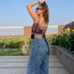 Shivaleeka Oberoi Instagram – There’s no greater power than that of the sun, the moon, and a woman who knows her worth. 😌☀️