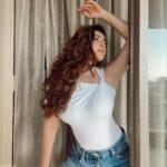 Shivaleeka Oberoi Instagram - That summer feeling 🤍🪽