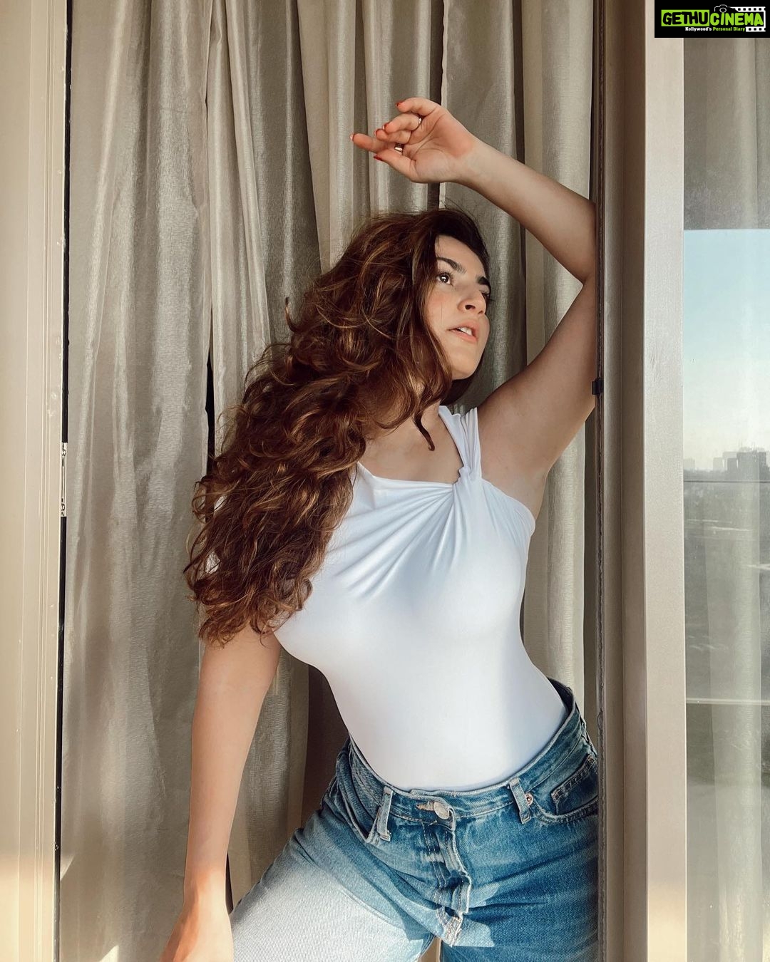 Shivaleeka Oberoi Instagram - That summer feeling 🤍🪽