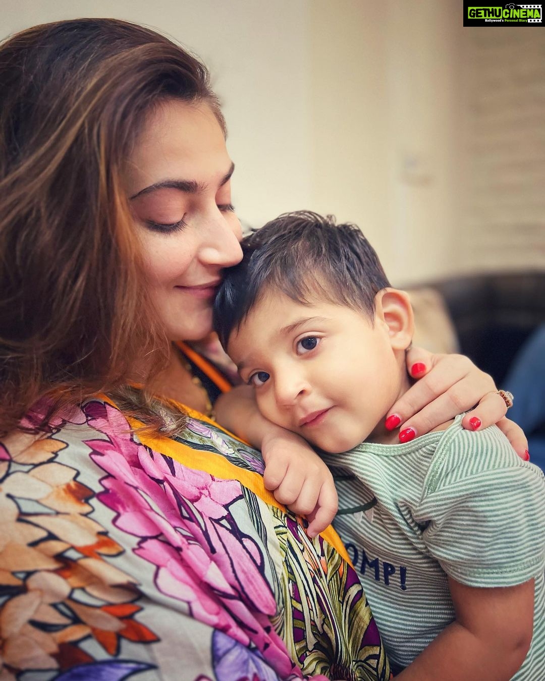 Shivaleeka Oberoi Instagram - New BFF’s in town! 🥰🥰 #MasiTime #Twins 👦🏻👧🏻