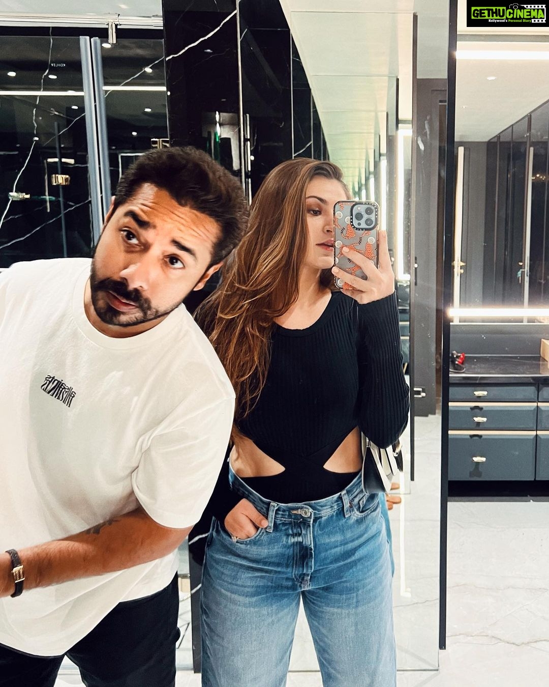 Shivaleeka Oberoi Instagram - Reflections in the mirror are closer than they appear 🖤✨