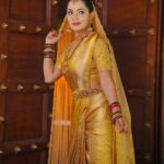 Shobha Shetty Instagram - 30 Days Professional Makeup Course ⬇️ If u want to become a Bridal makeup artist then this course is for u , no basic knowledge is required ⬇️ ➡️ Product Knowledge ➡️ Tools Knowledge ➡️ Application Knowledge ➡️ 10 Different Bridal and grooming Makeup ➡️ 10 Different Hairstyles ➡️ 5 types of Saree Draping ➡️ 10 Eye makeup ➡️ Flower making ➡️ photography session and more ⬇️ Certificate is provided for everyone ➡️call us for Booking your seat ▶️9391541266 Only limited seats Thank u meet you all soon 🙂 ⬇️ Greetings from @shobhashettyofficial @SYMAKEUPSTUDIO ⬇️ LOCATION @HYDERABAD Makeover @symakeupstudio Clicks @hyderabadweddingstories Jewellery @emmadi_silver_jewellery Location @thefotogarage Blouse @budesignerstudio #MAKEUP #symakeupstudio #shobhashetty