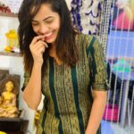 Shobha Shetty Instagram - Live life for the moment.!! . . . #festivalgolw#traditonalme#shobhashettyyoutubechannel