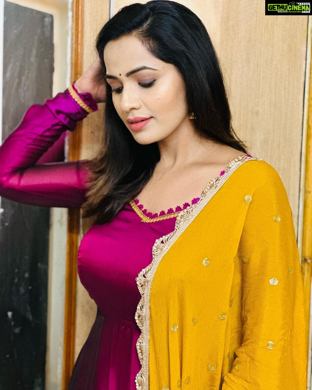 Shobha Shetty Instagram - 🫶 . . . Outfit @mickeyfashions6 #shobhashettyyoutubechannel