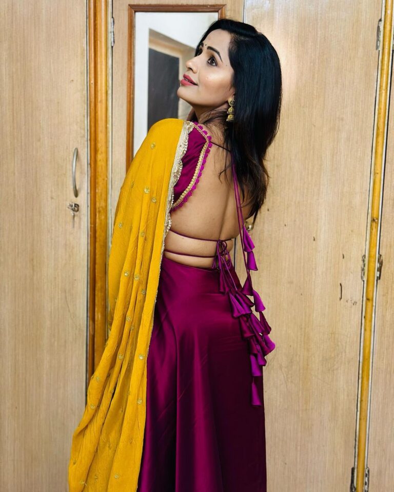 Shobha Shetty Instagram - 💓 . . . Outfit @mickeyfashions6