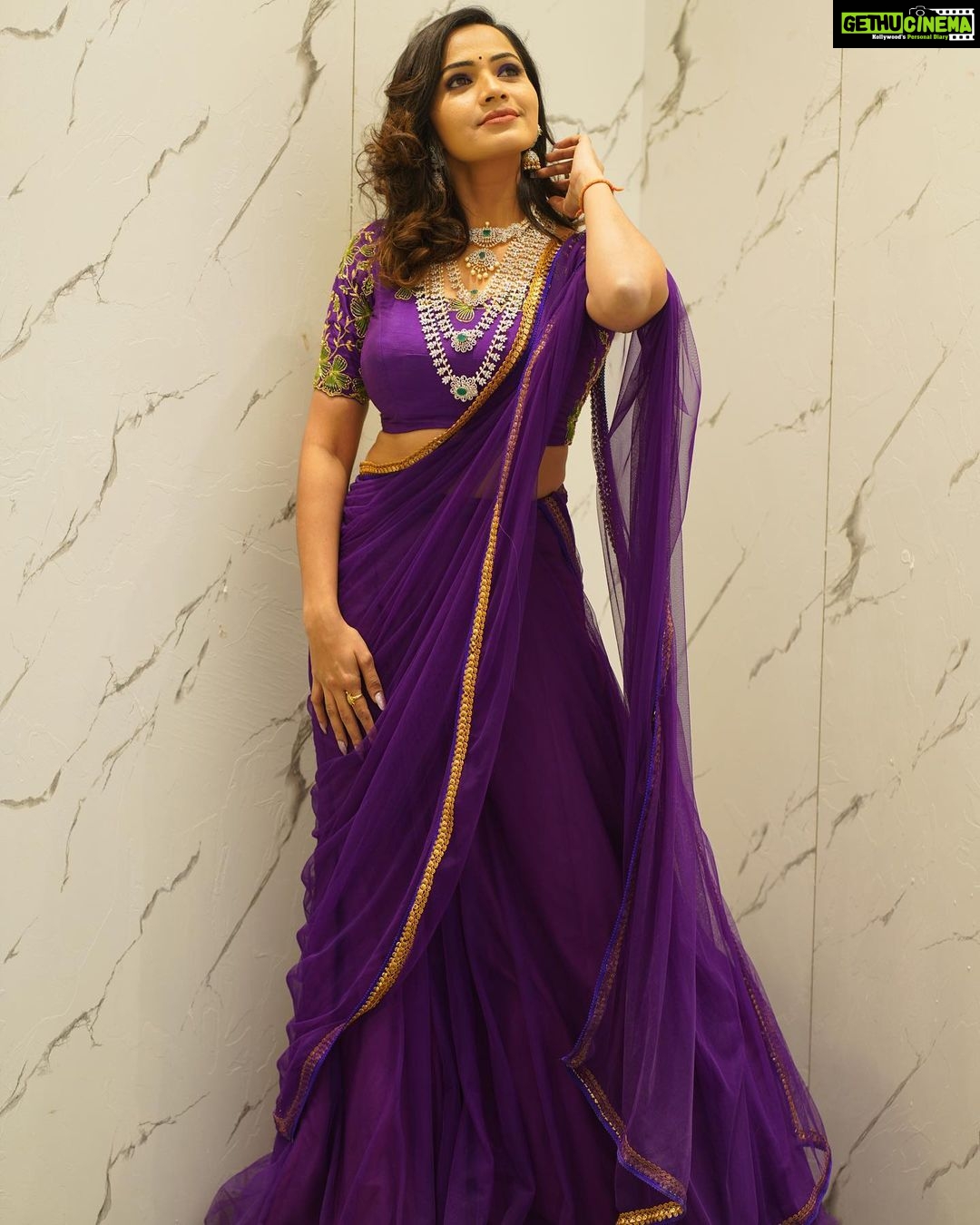 Shobha Shetty Instagram - Judge me when you’re perfect 👍 . Jowelry @emmadi_silver_jewellery Outfit @shobhashettyfashions Makeup @makeover_by_nandini_06 Hairstyle @makeover_bylakshmi #shobhashettyyoutubechannel#ninmashobhashetty#monitha#