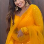 Shobha Shetty Instagram – Collect beautiful moments.!!💛💛
.
.
.
Outfit @pari.designers_ 
Vc @anilnethas 
Hairstyle @raje_hairstylist