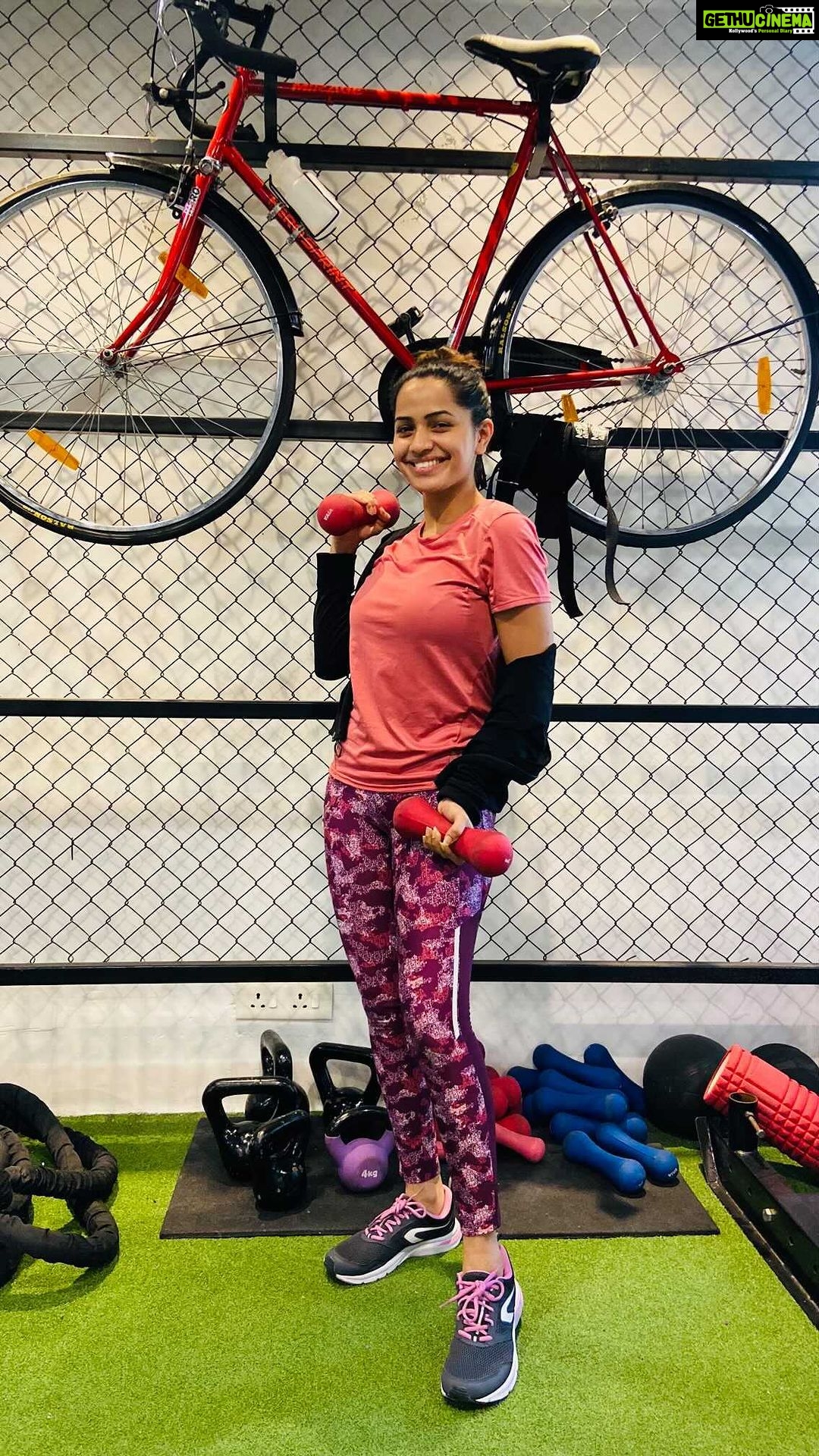 Shobha Shetty Instagram - Do follow me on josh for more exclusive videos and updates @joshapp.telugu @crosshammer.fit
