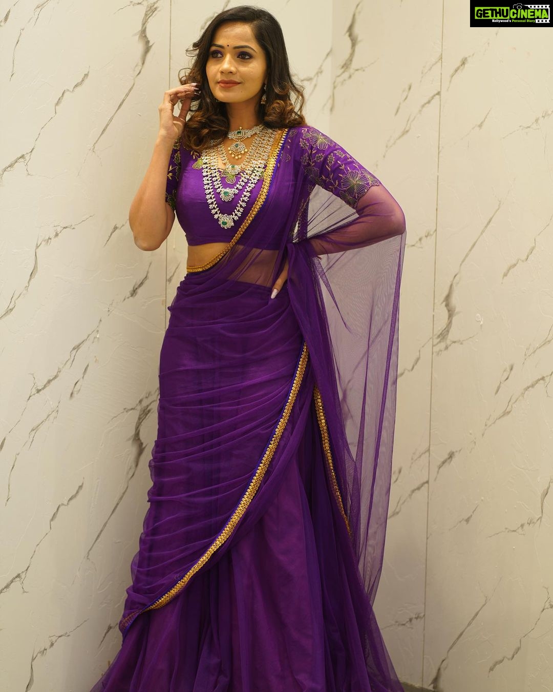Shobha Shetty Instagram - Judge me when you’re perfect 👍 . Jowelry @emmadi_silver_jewellery Outfit @shobhashettyfashions Makeup @makeover_by_nandini_06 Hairstyle @makeover_bylakshmi #shobhashettyyoutubechannel#ninmashobhashetty#monitha#