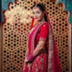 Shobha Shetty Instagram - 30 Days Professional Makeup Course ⬇️ If u want to become a Bridal makeup artist then this course is for u , no basic knowledge is required ⬇️ ➡️ Product Knowledge ➡️ Tools Knowledge ➡️ Application Knowledge ➡️ 10 Different Bridal and grooming Makeup ➡️ 10 Different Hairstyles ➡️ 5 types of Saree Draping ➡️ 10 Eye makeup ➡️ Flower making ➡️ photography session and more ⬇️ Certificate is provided for everyone ➡️call us for Booking your seat ▶️9391541266 Only limited seats Thank u meet you all soon 🙂 ⬇️ Greetings from @shobhashettyofficial @SYMAKEUPSTUDIO ⬇️ LOCATION @HYDERABAD #MAKEUP #symakeupstudio #shobhashettyyoutubechannel