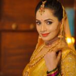 Shobha Shetty Instagram - 30 Days Professional Makeup Course ⬇️ If u want to become a Bridal makeup artist then this course is for u , no basic knowledge is required ⬇️ ➡️ Product Knowledge ➡️ Tools Knowledge ➡️ Application Knowledge ➡️ 10 Different Bridal and grooming Makeup ➡️ 10 Different Hairstyles ➡️ 5 types of Saree Draping ➡️ 10 Eye makeup ➡️ Flower making ➡️ photography session and more ⬇️ Certificate is provided for everyone ➡️call us for Booking your seat ▶️9391541266 Only limited seats Thank u meet you all soon 🙂 ⬇️ Greetings from @shobhashettyofficial @SYMAKEUPSTUDIO ⬇️ LOCATION @HYDERABAD #MAKEUP #symakeupstudio #shobhashetty Clicks @hyderabadweddingstories Location @thefotogarage Jewellery @emmadi_silver_jewellery Makeover @symakeupstudio