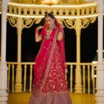 Shobha Shetty Instagram - It is how it’s look.!! In my moment. . . . Makeover @symakeupstudio @makeover_by_nandini_06 @makeover_bylakshmi Clicks @hyderabadweddingstories Jewellery @emmadi_silver_jewellery Location @thefotogarage Outfit @shobhashettyfashions . . #symakeupstudio#shobhashettymakeover#