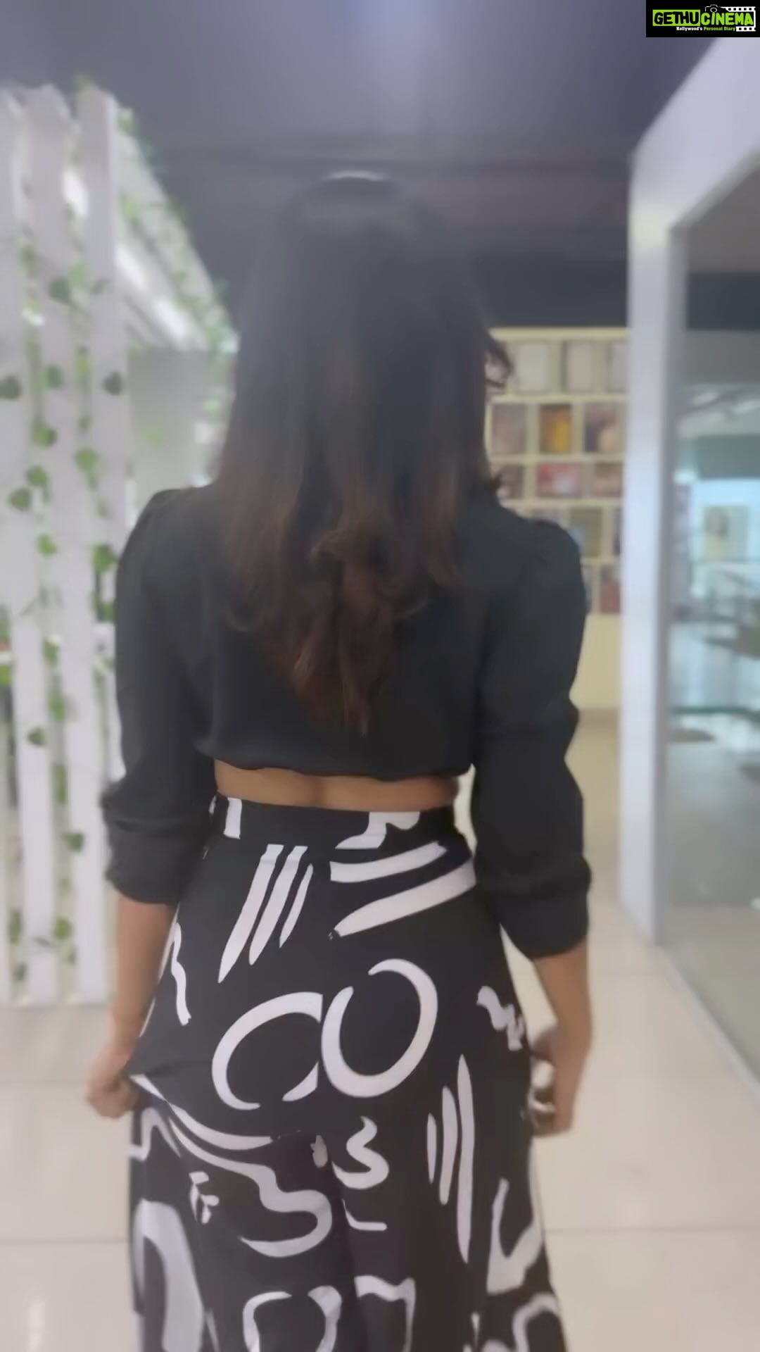 Shobha Shetty Instagram - Do follow me on josh for more exclusive videos and updates @joshapp.telugu